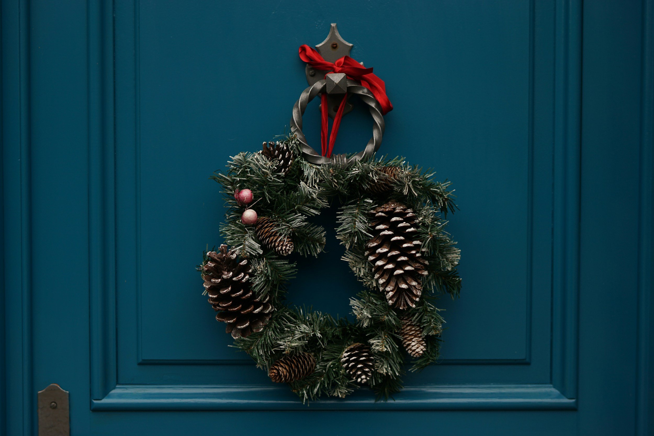 3 Essential Holiday Cleaning Tips to Prepare Your Home for Festivities